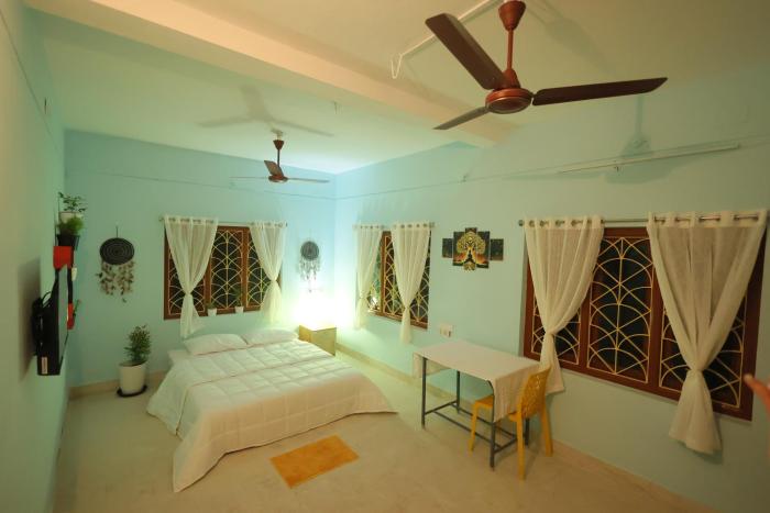 Thulir Homestay - Studio & Lounge