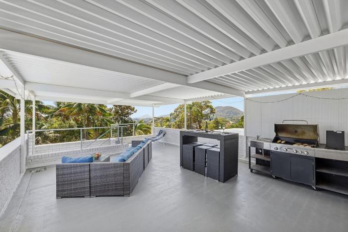 Galoola Hidden Gem, 2-97 Galoola Drive, Rooftop outdoor area with spectacular views, Wi-Fi, Air Conditioning, Pet Friendly