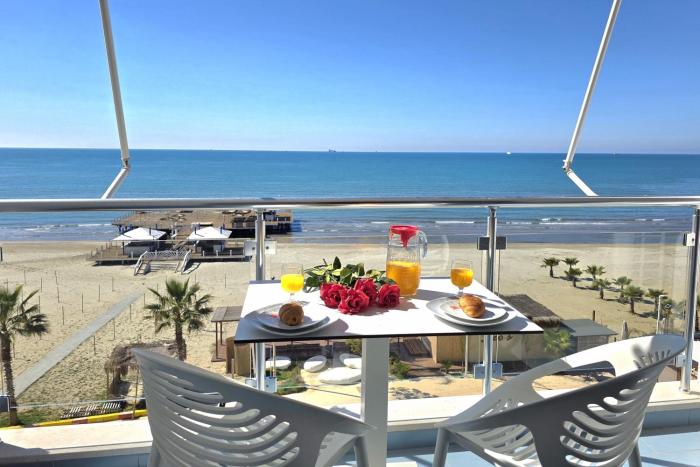 Brisa Del Mar Beachfront Apartment