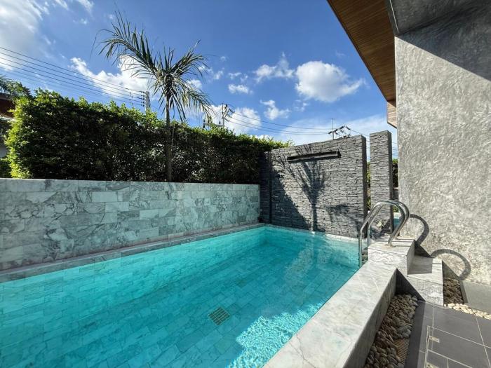 Chalong Modern 2 bedroom pool villa 2 minutes to fitness street and many tourist attractions