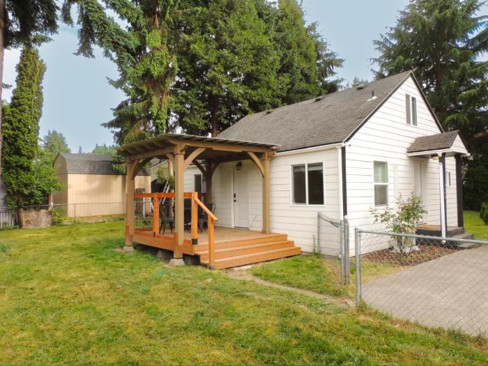 2 bed 2 bath Maplewood Stunning Home