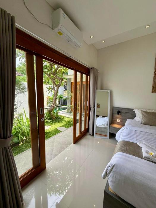 Villa with private pool