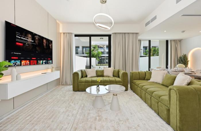 Golden Stays - Modern Luxe 4BR Oasis I Peaceful Views