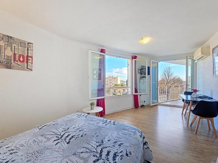 Superbe studio avec balcon vue mer - AC, Wifi, 2