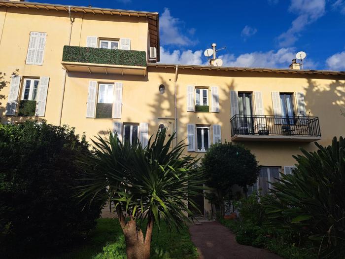 Bel appartement proche de la mer et de la gare La Mascotte