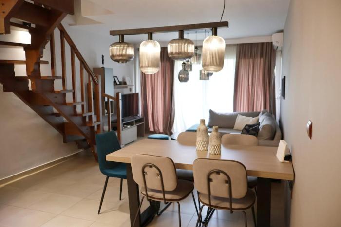 Charming Maisonette In Southern Suburbs