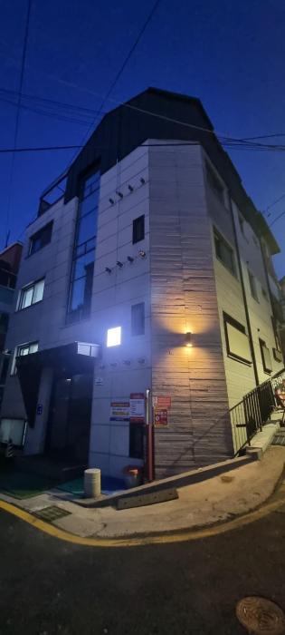 Bombay Residence SNU Nakseongdae Station