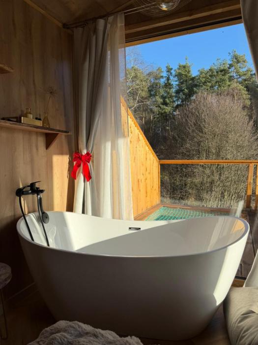 Nowoczesne Domki na Drzewie - Kołobrzeg - Sauna - PolanaGlamp