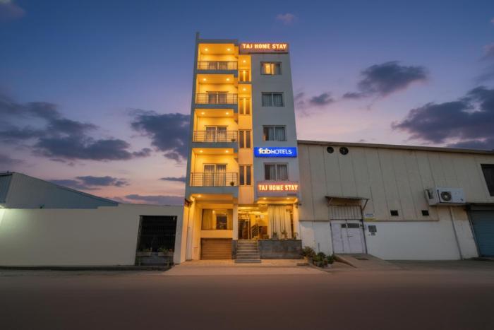 FabHotel Taj Home Stay
