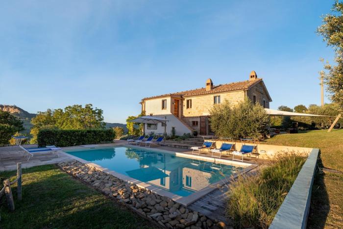 CASALE LA CASCINA 8, Emma Villas