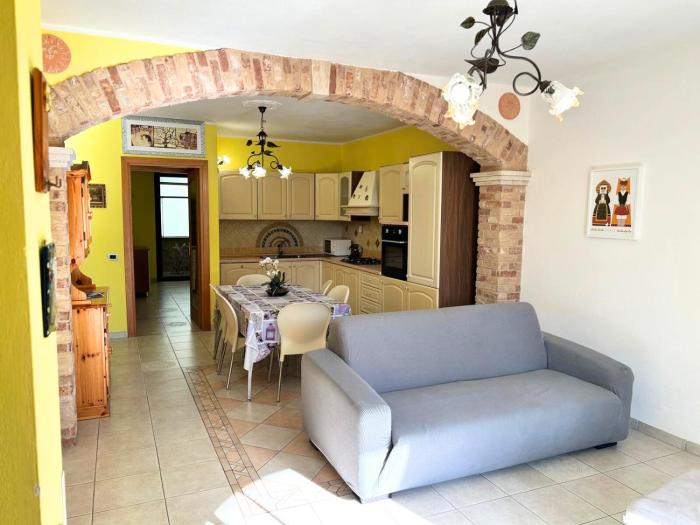 Cabras, Vacanze A Due Passi Dal Mare