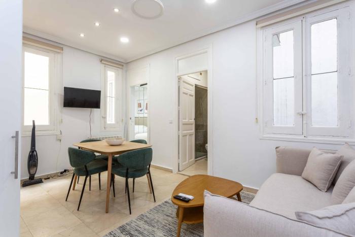 Elegant 2BR2BA Apartment Salamanca District