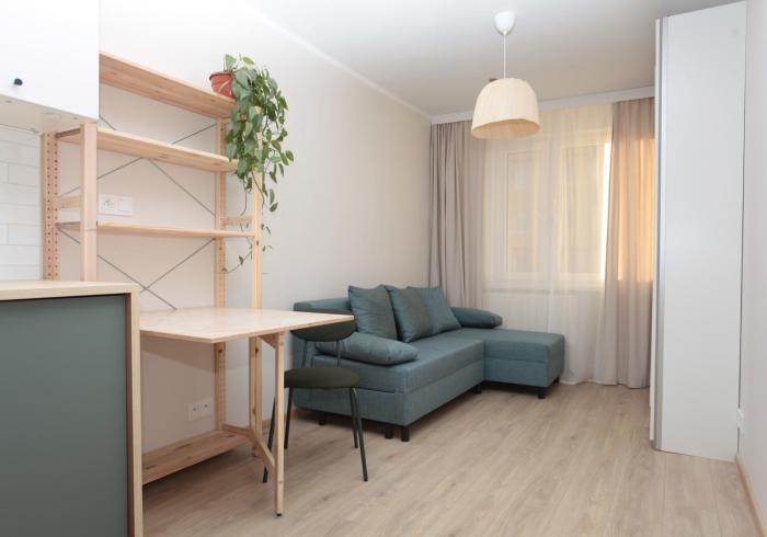 Airport Friendly Studio