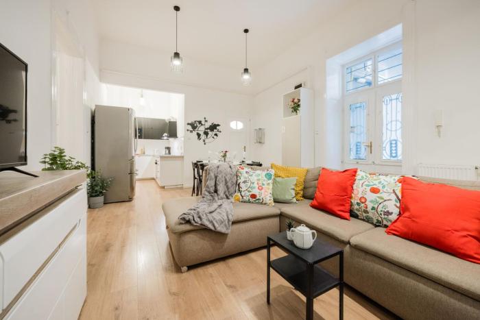 Cozy 4-Bedroom & 3-Bathroom Stay for Groups