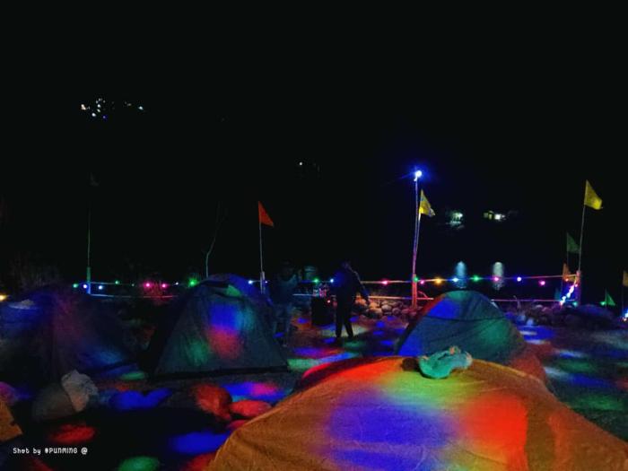 Gils Riverside Camping