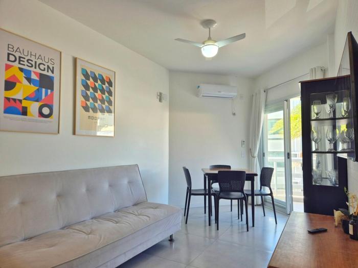 Apto Ingleses Norte a 100m da praia