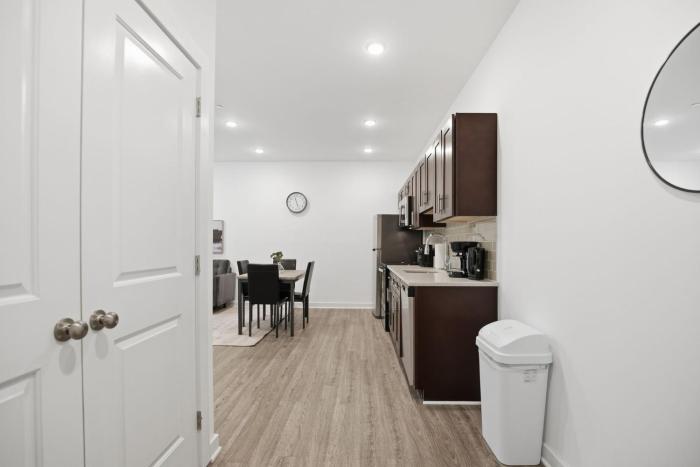 Cozy and bright 1BR located in Fairmount Square