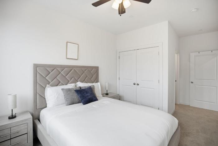 Comfortable updated 1BR in Fairmount Square