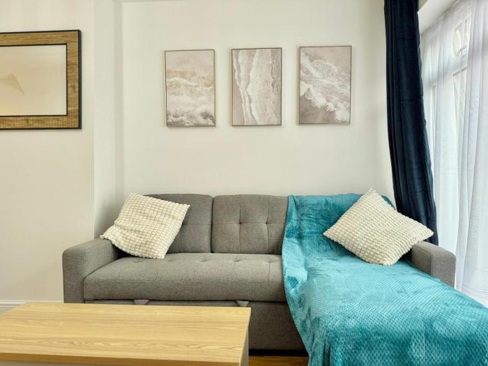 Spacious 2BR House near Elephant & Castle Zone 1-2