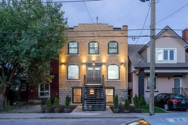 Renovated Church Hamilton! Sleeps 10 Overnight!