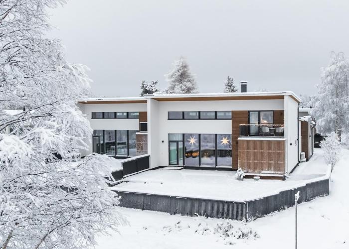 Arctic Riverside House - Modern & Scenic Views