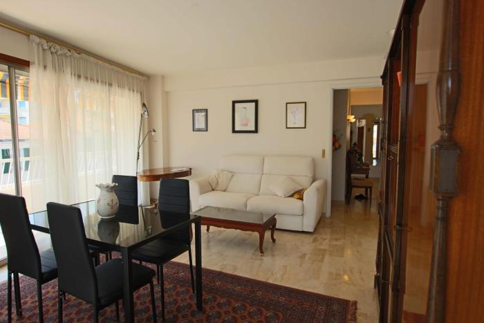 Spacious 2-Bedroom Apartment with Terrace Prime Location in Cannes