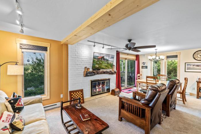 Bear Claw 104 - Ski-in Ski-out Condo!