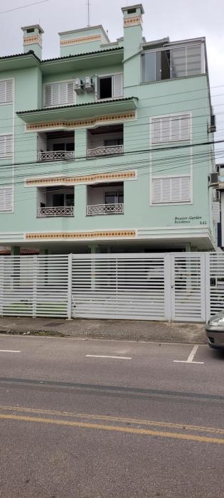 Apartamento em canasvieiras 2 quartos