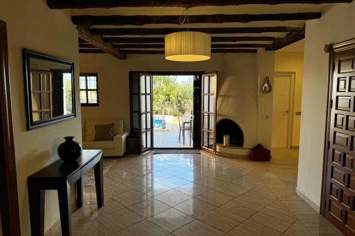 4BR Luxe Villa Pool & Golf Views