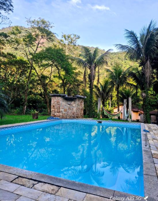 Sítio em guapimirim de frente a cachoeira do escorrega