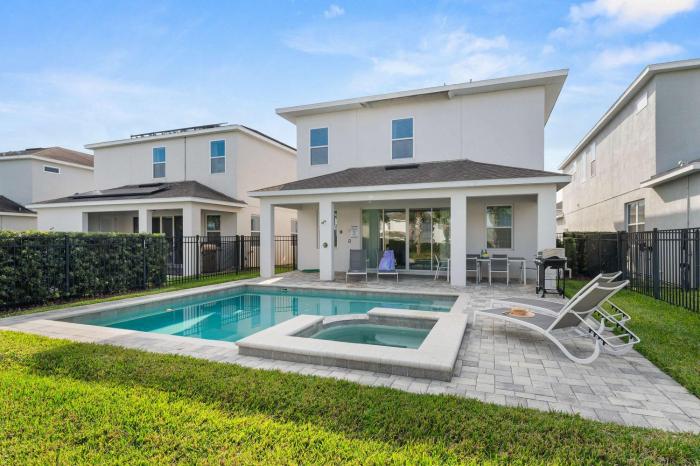 Pool Patio & Balcony only 6MI to Disney