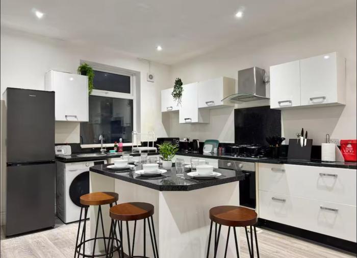 3 Bed Stay for Families, Groups And Contractors