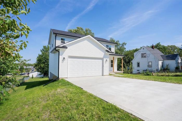 Modern Farmhouse Retreat in Urbandale