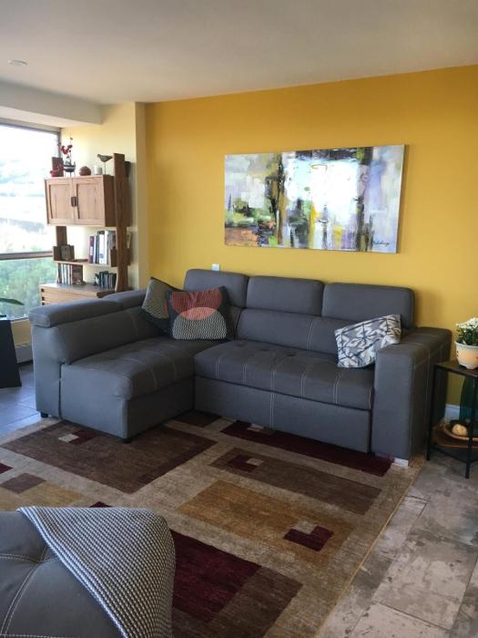 Hamilton condo, close to Toronto and Niagara Falls