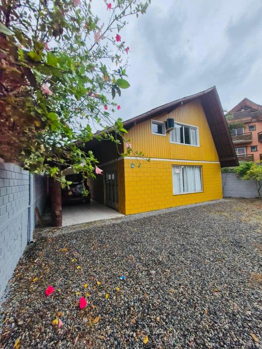 Cabana Amarela Guarda do Embaú