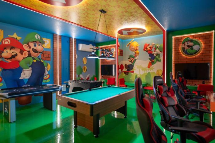 9BR Solara Villa w Pool Themed Rooms