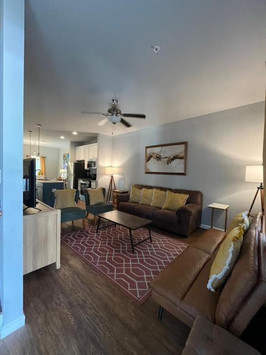 2BR Townhome in Valdosta Private Convenient Spacious