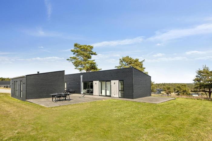 Awesome Home In Ebeltoft With 4 Bedrooms And Internet