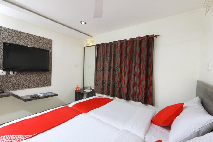 Hotel O The OAKS Residency