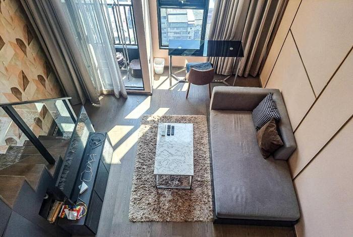 Luxury duplex condominium Samyan area 28th fl near MRT