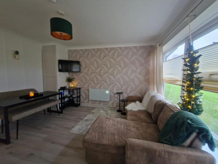 Home on the Broads Just Renovated