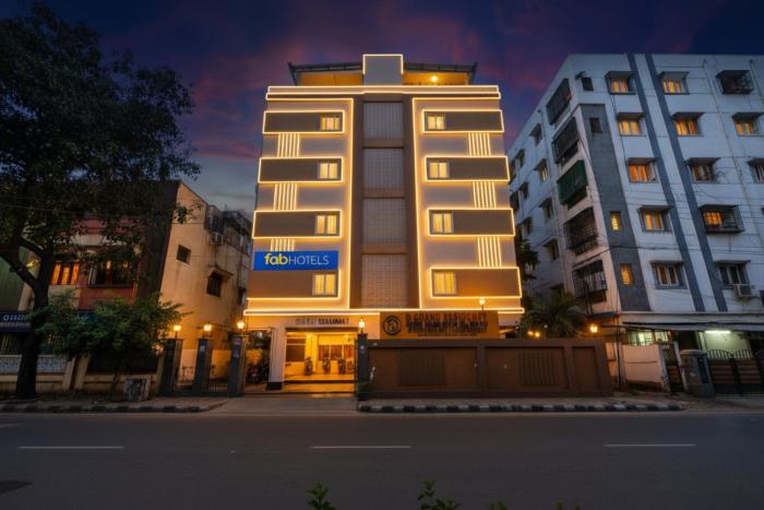 Via D Grand - Nr JNTU College Metro Station, Kukatpally