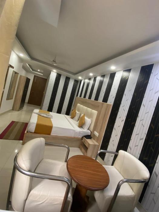 Hotel Modesty#New Delhi#Mahipalpur#Lift#Restaurant#Top Rated Property
