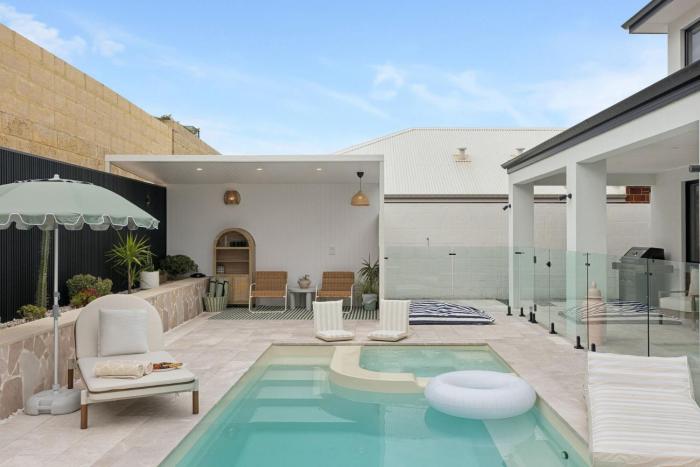 The Sanctuary Luxe Pool Retreat Near The Beach