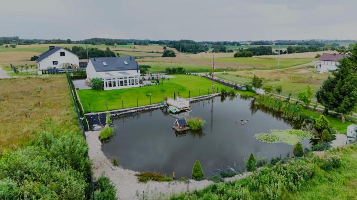 Willa Pałęczyno Pondside Retreat by BookingHost