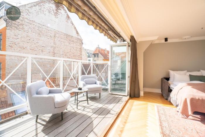 Luxury Apartment by Nyhavn, Rooftop Terrace,AC, Newly Renovated