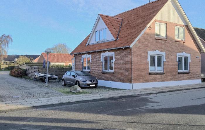 Nice Home In Thyholm With Wifi
