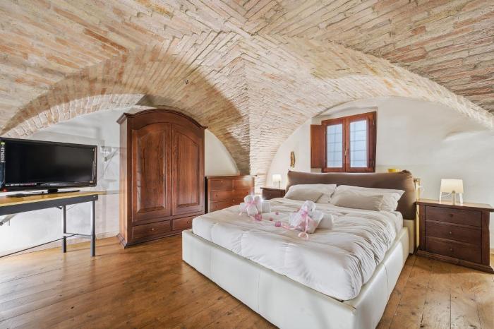 GuestHost - Cozy Apartment in the Heart of Assisi