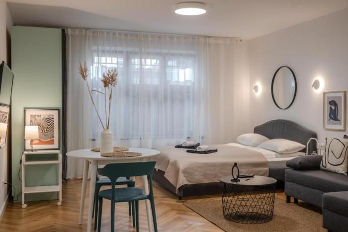 Central Apartment in Kaunas with Free Parking
