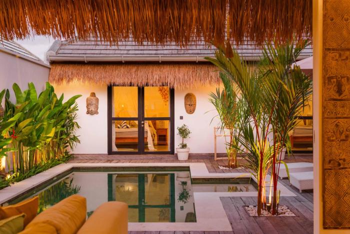 Tropical 2BR Pool Villa near Seminyak & Canggu